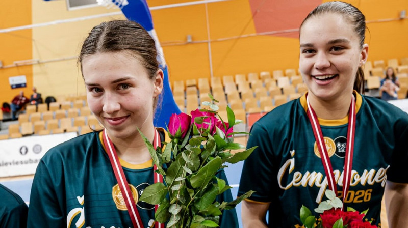 Vanesa Jasa un Enija Ķīvīte 2026. gada 29. aprīlī. Foto: Renārs Koris