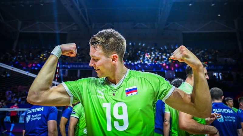 Slovēnijas valstsvienības vilcējspēks Roks Možičs pēc 25 punktiem un uzvaras Nāciju līgas ceturtdaļfinālā. Foto: Volleyballworld.com