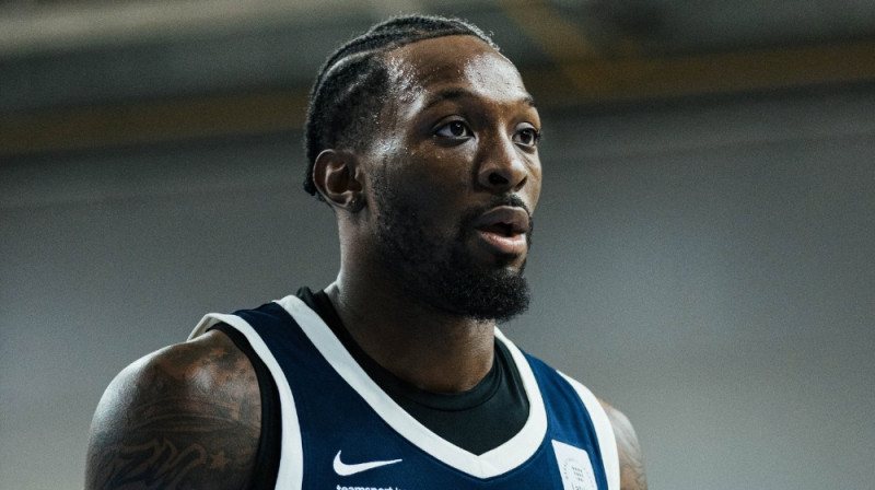 Veins Makkinnijs. Foto: LU Basketbols