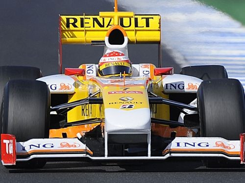 Otrajā dienā Alonso pārspēj "Brawn GP"