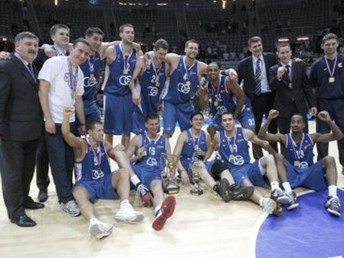 "Cibona" triumfē Horvātijā