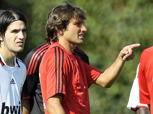 Federācija atļāvusi Leonardo trenēt ''Milan'' bez trenera licences
