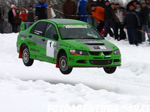 Rallijsprintā ''Ērgļi 2010'' ap pussimts ekipāžu