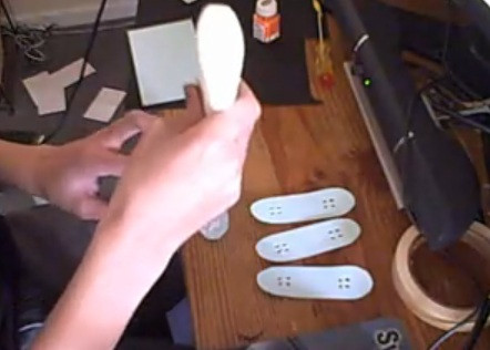 Videopadoms, kā izgatavot fingerboard'u