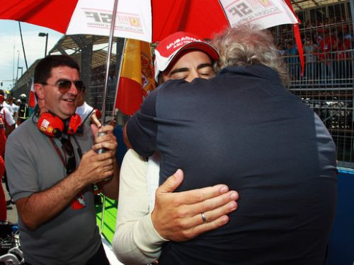 Briatore: "Hamiltonam paveicās"