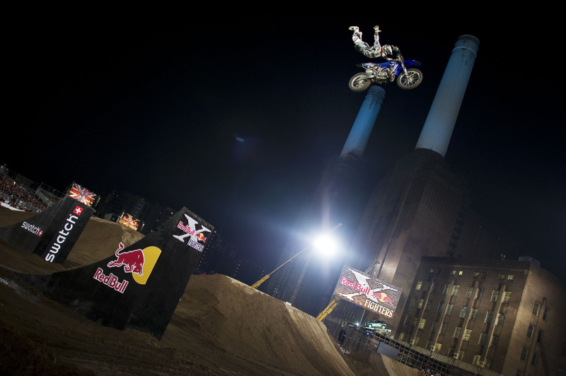 Levi Šērvuds uzlādē "Red Bull X-Fighters" Londonā