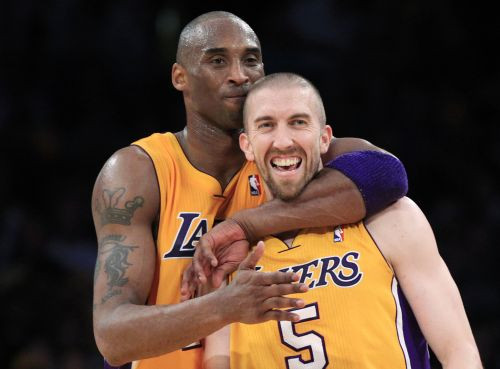 "Lakers" izsēj 16 punktu pārsvaru, tomēr uzvar septīto spēli pret "Nuggets"