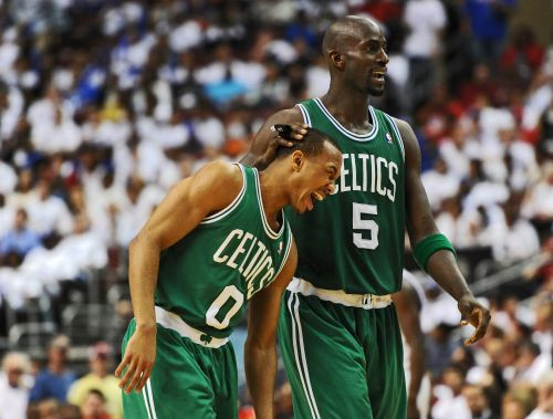 "Celtics" izslēgšanas spēles jāturpina bez Bredlija