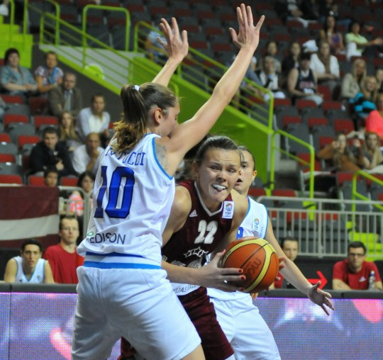 Sieviešu valstsvienības treneri nosaukuši 14 basketbolistes spēlei ar Lietuvu