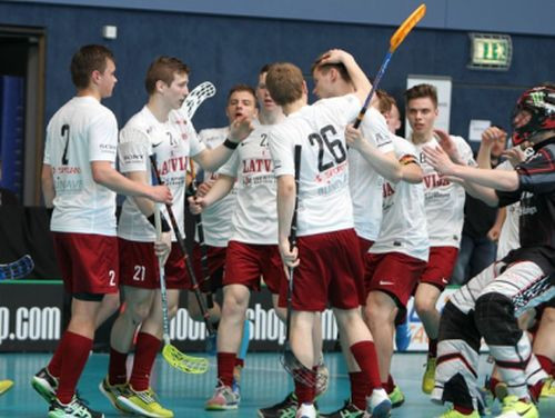 Latvijas U-19 izlase izglābjas no zaudējuma pret Dāniju