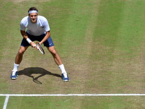 Federeram otrā "sausā" uzvara karjerā, Hāss pārspēj Monfīsu