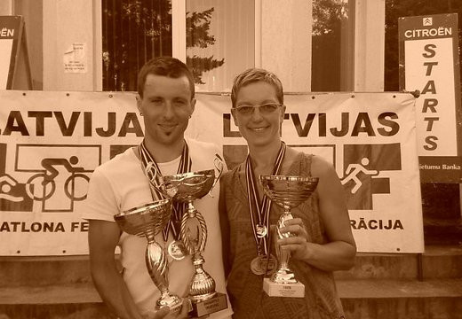Par Latvijas čempioniem triatlonā kļūst Andrejs Dmitrijevs un Antra Roga