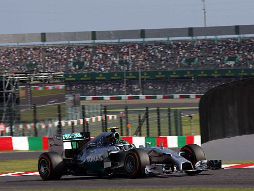 Rosbergs uzvar kvalifikācijā Suzukā un gatavs atgūt vadību F1 čempionātā