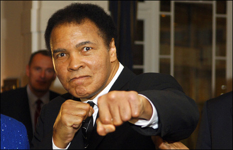 Boksa leģenda Muhameds Ali nogādāts slimnīcā