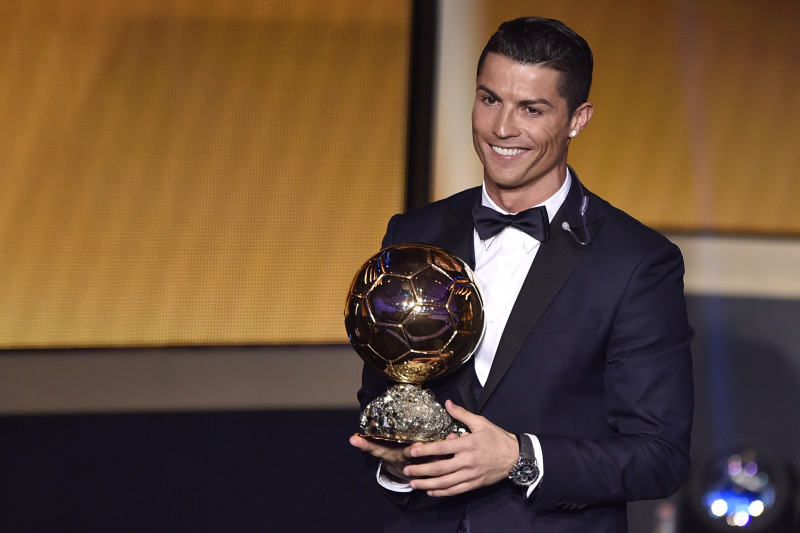 FIFA "Ballon d'Or" otro gadu pēc kārtas saņem Ronaldu