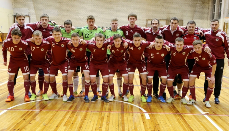 Latvijas U-21 telpu futbola izlases cīnās neizšķirti ar FC ''Petrow''