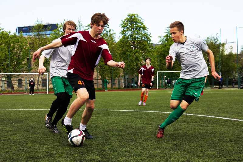 Noskaidrotas gada spēcīgākās Latvijas skolas futbolā