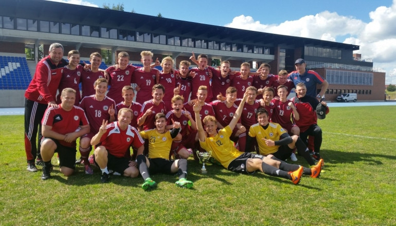 U17 futbolisti triumfē Baltijas kausa izcīņā