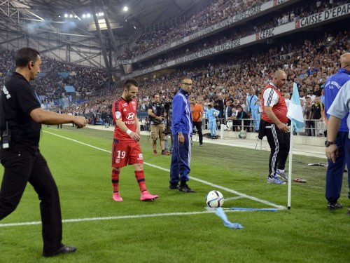 Marseļā spēli aptur uz 23 minūtēm, PSG atkal zaudē punktus