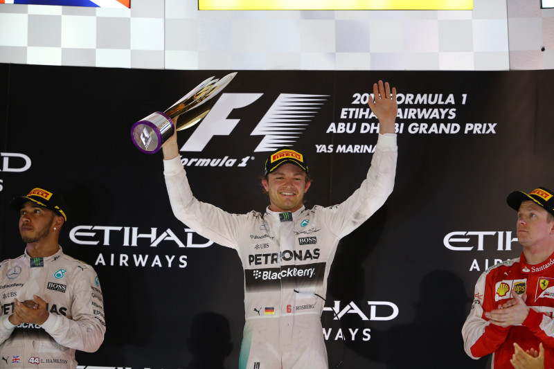 F1 sezona noslēdzas ar Rosberga uzvaru