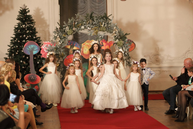 Starptautiska bērnu modes balle L’Officiel Latvija ziemas pasaka 2015 Rundāles pilī!