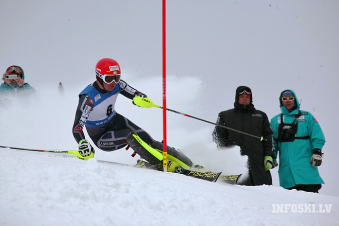 K.Zvejniekam godalgota vieta slalomā Austrijā, brāļiem labi punkti Zviedrijā