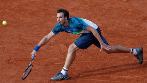 Gulbis "French Open" ceturtajā kārtā spēlēs pret beļģi Gofēnu