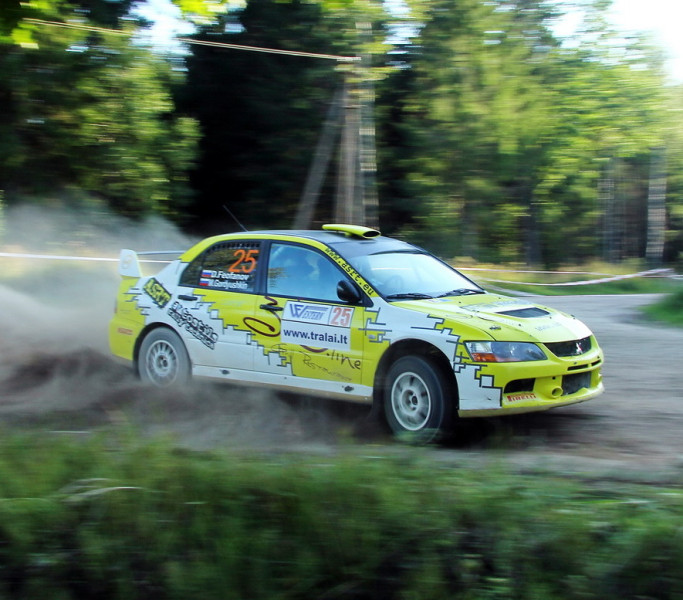 Rallijsprintā ''Mažeikiai –Viekšniai 2016'' uzvar Švedas, trešajā posmā aizdegas kombains