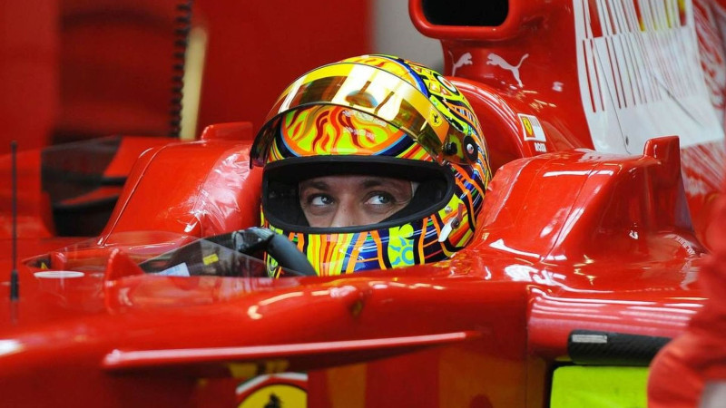 Valentino Rosi bijis tuvu līgumam ar "Ferrari"