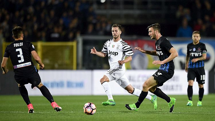 "Atalanta" spraigā cīņā izmoka punktu pret "Juventus"