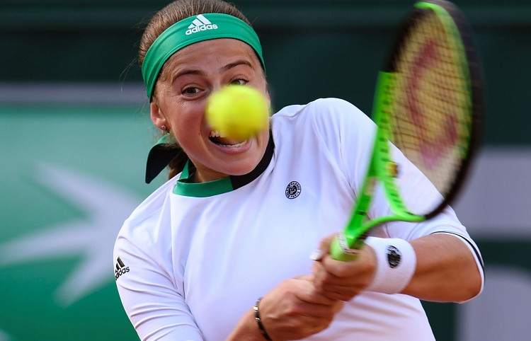 Ostapenko: "Biju pārsteigta, ka mans sitiens ir spēcīgāks nekā Marejam"