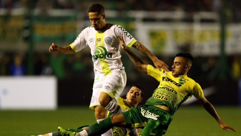 ''Chapecoense'' gadu pēc traģēdijas apbrīnojami nodrošina vietu ''Copa Libertadores''