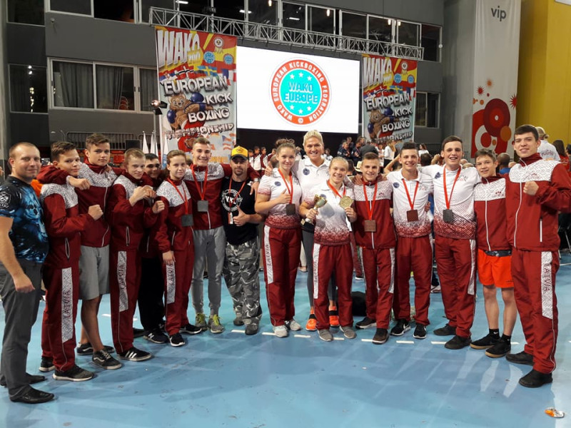 Latvijas kikbokseri Eiropas čempionātā junioriem izcīna 9 medaļas
