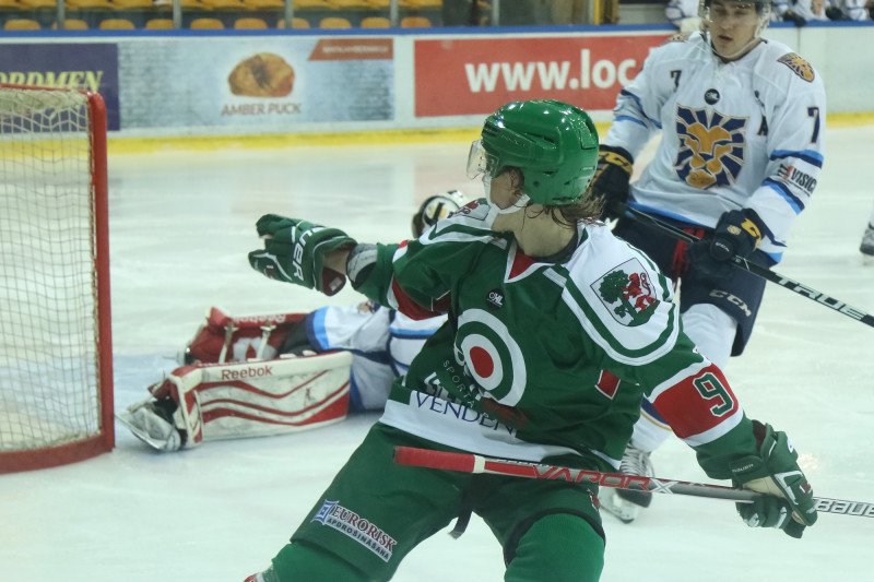Latvijas klubu hokeja izlase pārbaudes spēlē zaudē Lietuvai