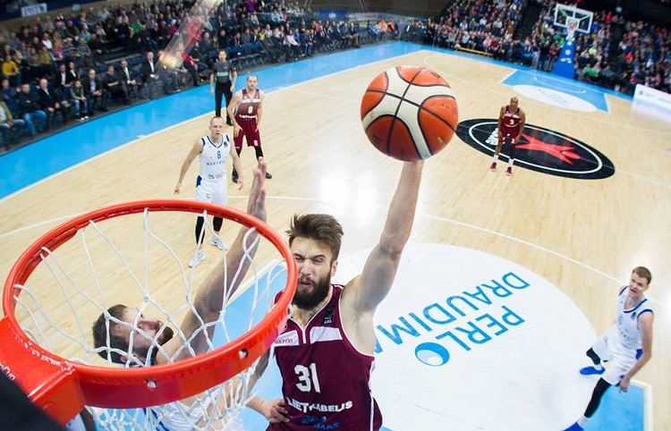 Peiners izcilā formā, Štālbergam triumfs "EuroBasket" mājvietā