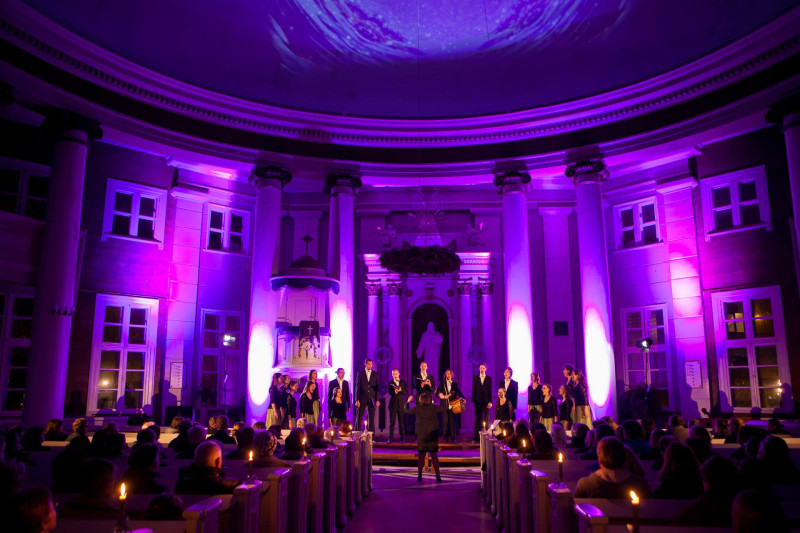 9. decembrī  Anglikāņu baznīcā aicina uz koncertu “Mēnesstīgas”