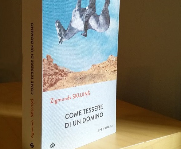 Zigmunda Skujiņa romānu „Miesas krāsas domino” ar sajūsmu uzņem Itālijā