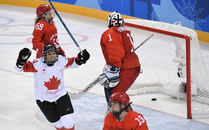 Bez pārsteigumiem, par zeltu hokejā cīnīsies Kanādas un ASV hokejistes