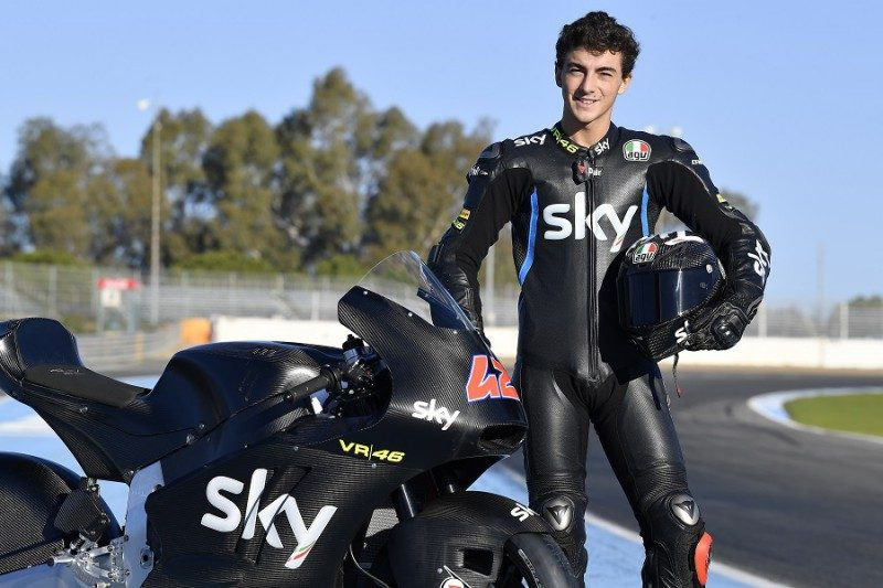 Valentino Rosi skolnieks debitēs "MotoGP"