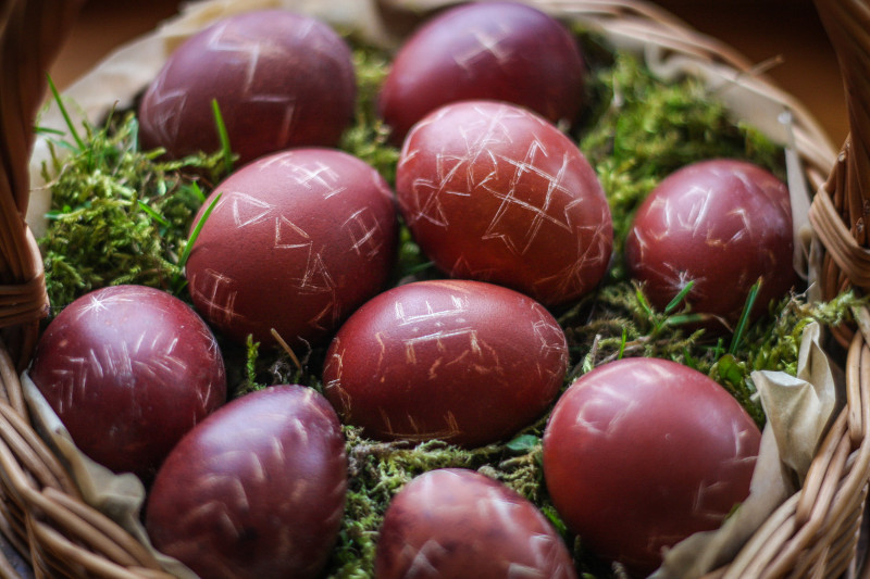Lieldienas plāno svinēt 96% aptaujāto, olas mēdz krāsot pat ar “zeļonku”