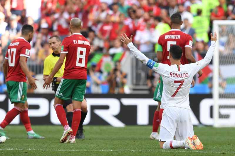 Ronaldu pārspēj Puškāšu, Portugāle notur uzvaru pār Maroku