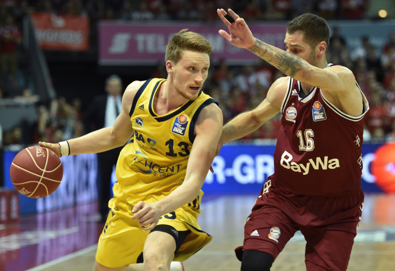 "Žalgiris" no "Alba" izpērk Lietuvas izlases spēlētāju Grigoni
