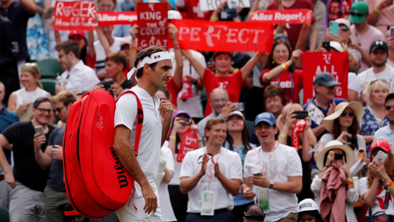 Federers kruīzā, ar mačbumbu zaudējušais Karlovičs līdz viņam netiek