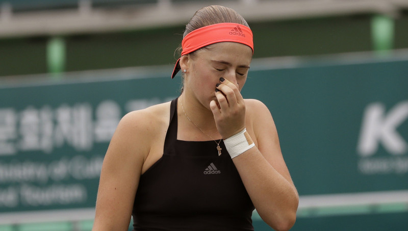 Ostapenko zaudē vietu WTA ranga desmitniekā