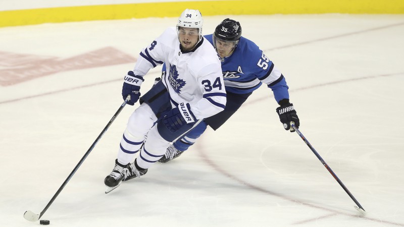 Toronto "Maple Leafs" līderis Metjūzs savainojuma dēļ nespēlēs vismaz mēnesi