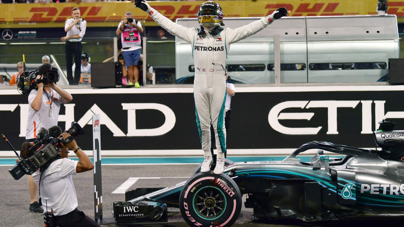 Hamiltons finālposmā Abū Dabī izcīna 11. pole position sezonā