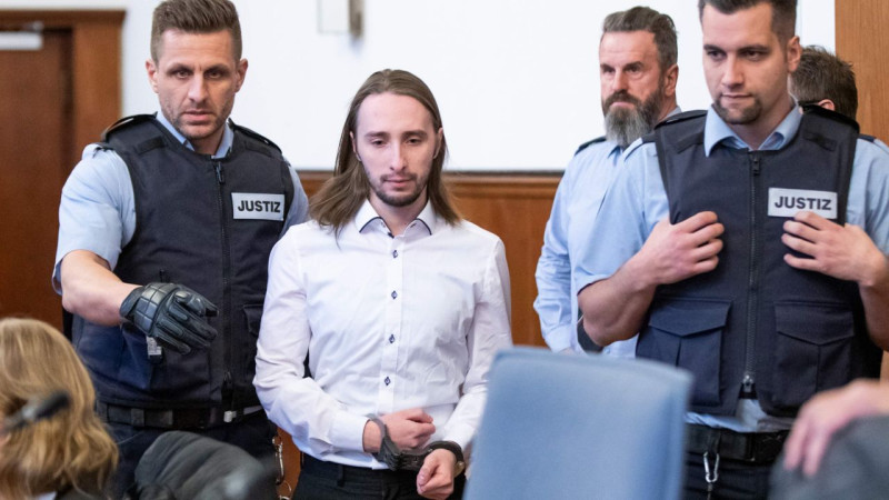 "Borussia" autobusa spridzinātājam piespriež 14 gadu cietumsodu