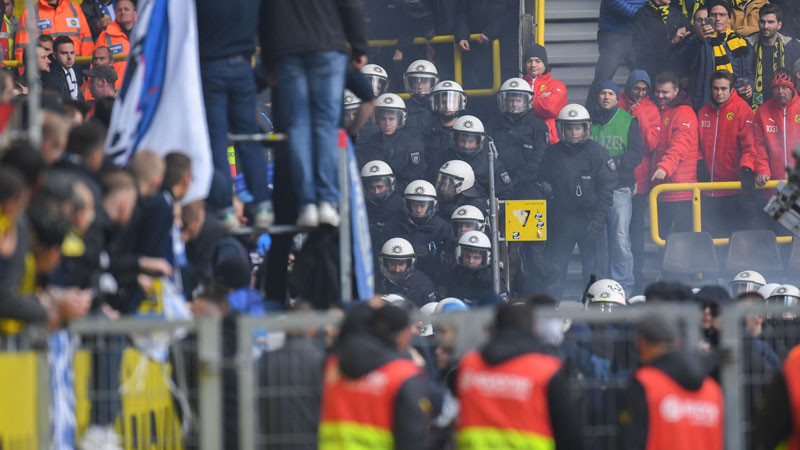 Berlīnes "Hertha" par fanu ālēšanos piespriež 100 000 eiro naudas sodu