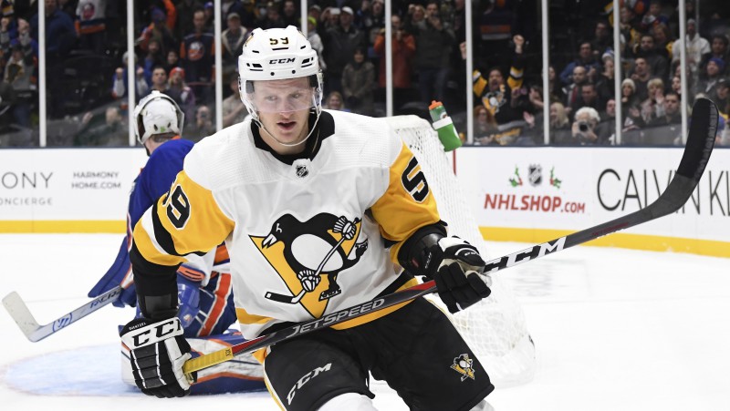 Viens no Pitsburgas "Penguins" līderiem Gencels tiek pie 30 miljonu līguma