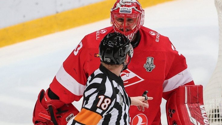 KHL: ""Spartak" un SKA spēles tiesneša rīcība nav attaisnojama, viņš saņems sodu"